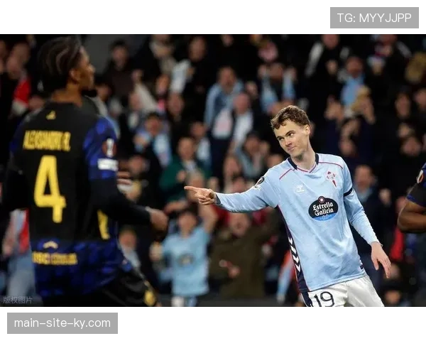 吉鲁点射破门以三十九岁高龄成为法甲历史第七年长进球者