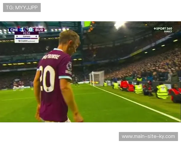 切尔西福法纳染红致局势被动 十人应战终场前失守