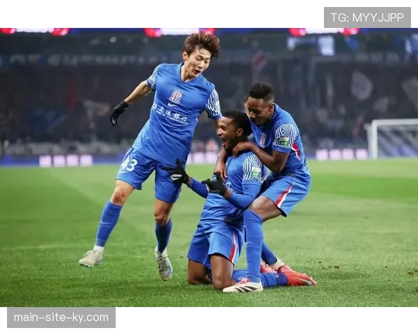 上海申花盖伊拉唐组成中场 特谢拉马纳法维持防守框架